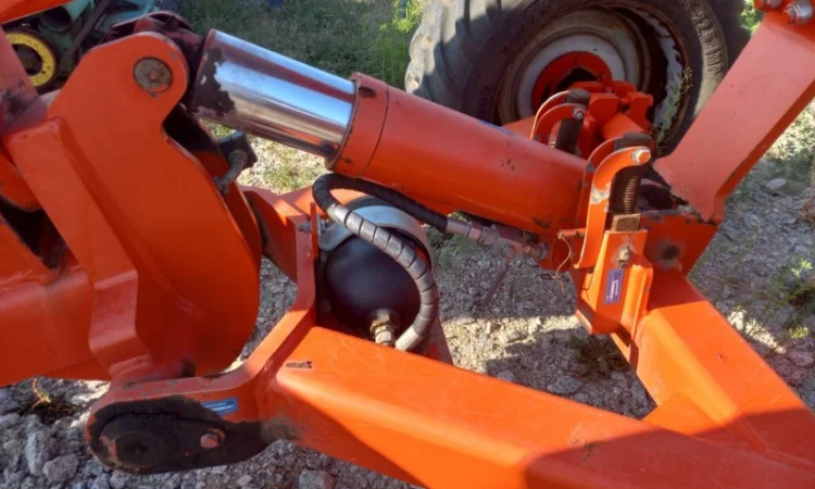 Плуг оборотний Kuhn Challenger 5+3 з відвалами Tekrone - фото № 7