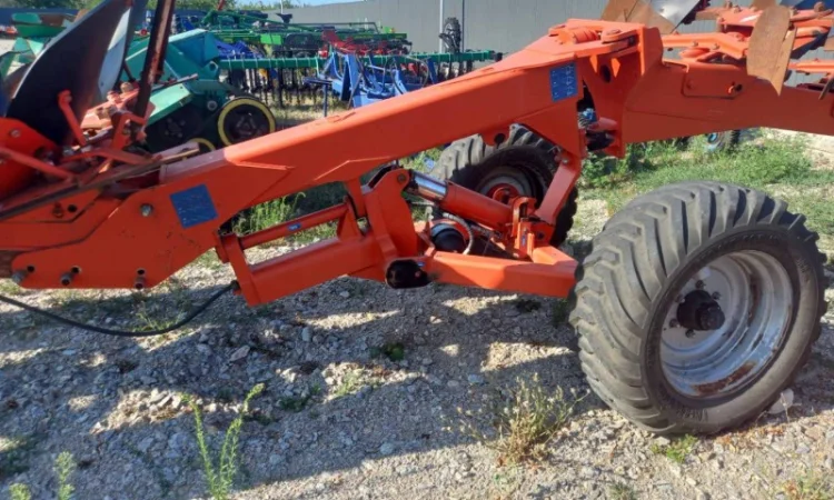 Плуг оборотний Kuhn Challenger 5+3 з відвалами Tekrone - фото № 9