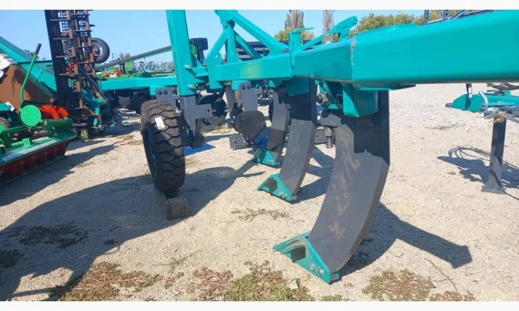 Глибокорозпушувач зі стійкою дельтаплау на рамі ПЛН - фото № 2