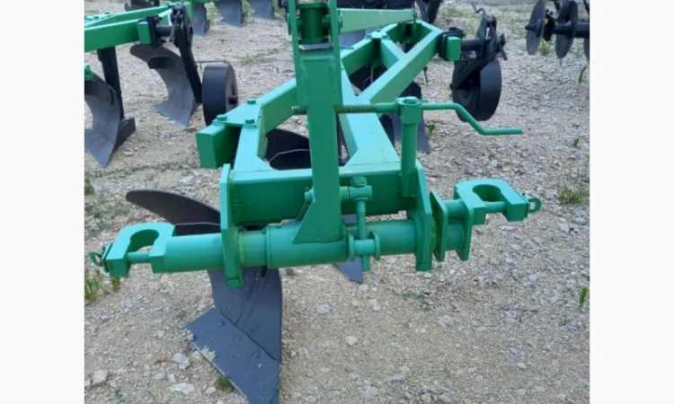 Плуг навісний 4 корпусний 4-35 см. (висока стійка) - фото № 2