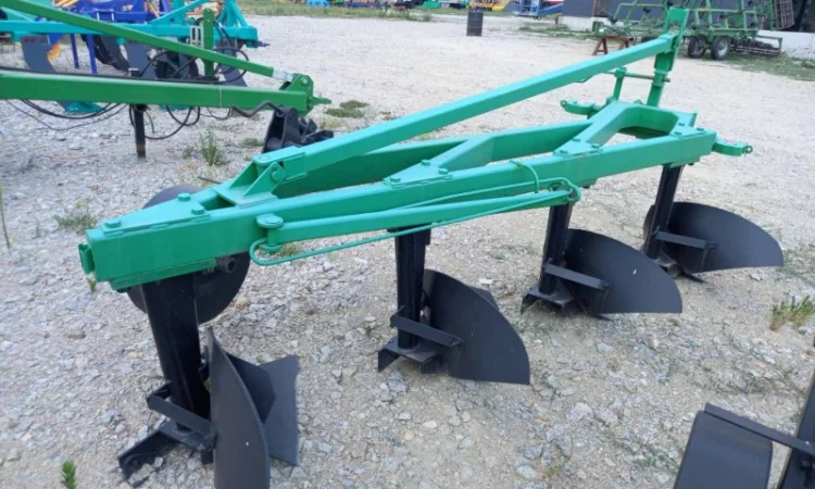 Плуг навісний 4 корпусний 4-35 см. (висока стійка) - фото № 3