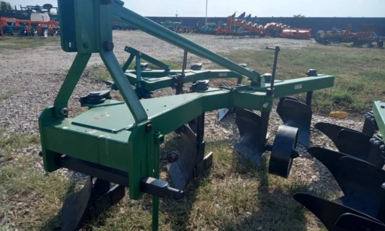 Плуг борозний лемішний ПБЛ-4-40 - фото № 3