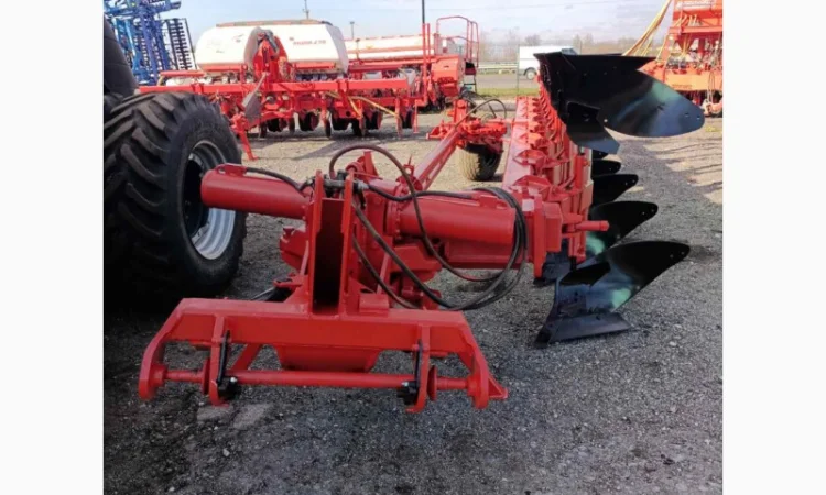 Оборотний плуг Gregoire Besson 8 - фото № 7