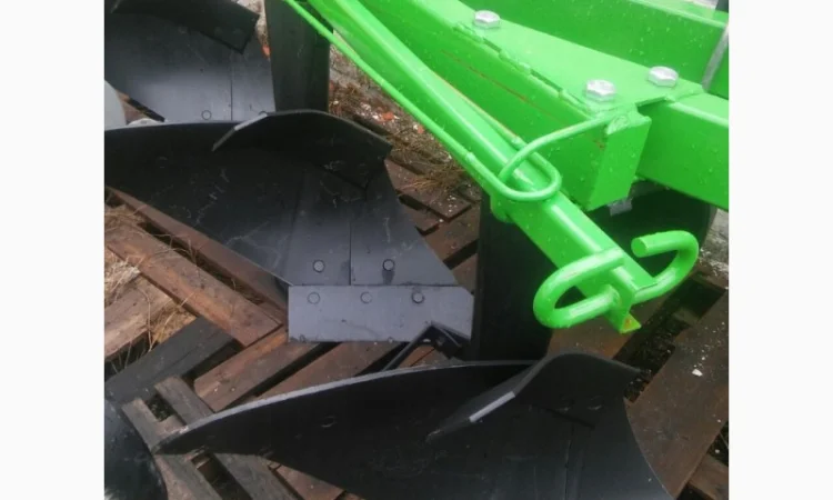 Плуг навесной для трактора польский Bomet - фото № 2