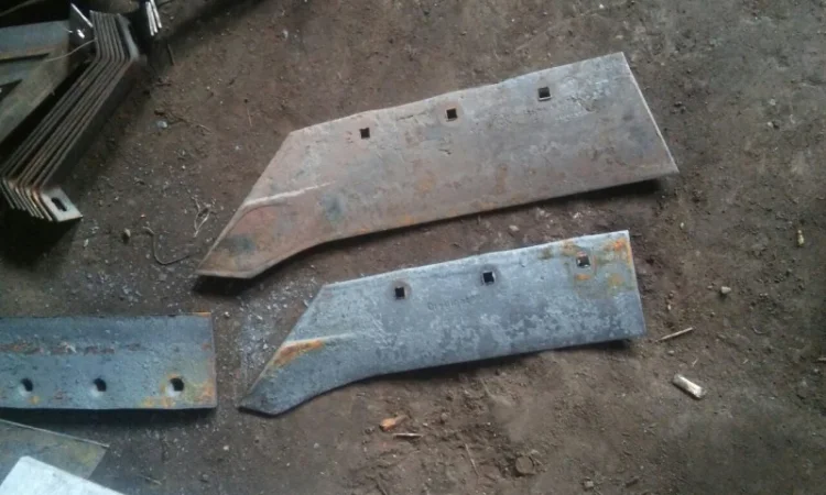 Плуг навесной для трактора польский Bomet - фото № 7