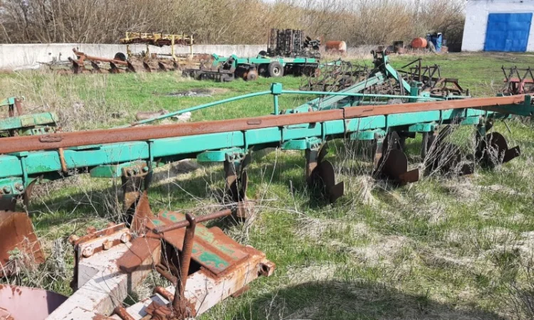 Плуг восьмикорпусний навісний ПНЛ-8-40 К700 - фото № 3