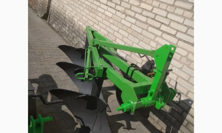 Плуг навісний польовий лемішний оборотний 3х корпусний на мтз - фото № 2