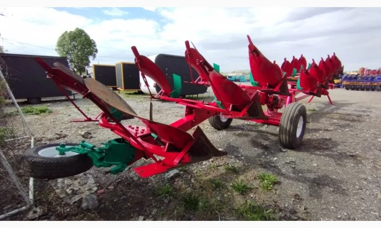 Плуг оборотний причіпний Vogel & Noot - 8-корпусний - фото № 4