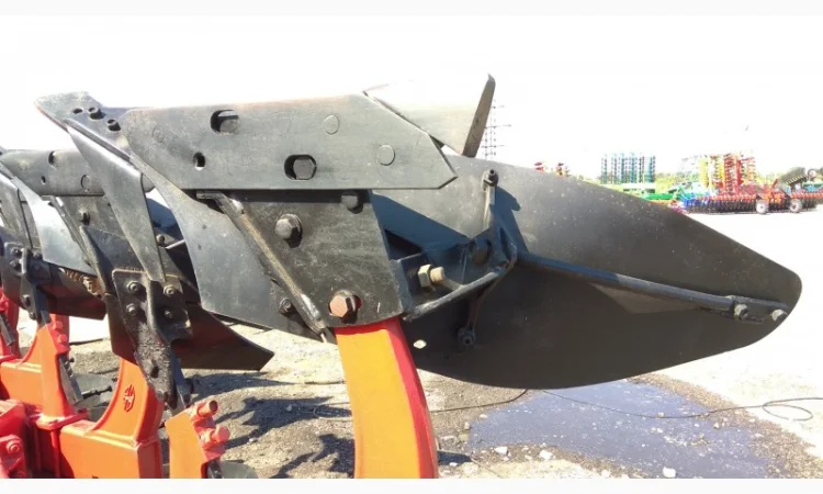 Плуг оборотний Gregoire Besson – 6к (5+1) (Б/У) - фото № 7