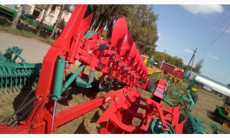 Плуг оборотный 12-ти корпусный Квернеленд 8+4 по полю - фото № 7