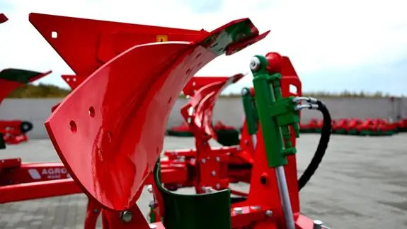 Плуг оборотний 3 корпусний AGRO-MASZ POM під МТЗ 892 ГАРАНТІЯ 3 РОКИ - фото № 4