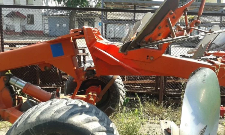 Плуг оборотний Kuhn Challenger 9 корпусів - фото № 4