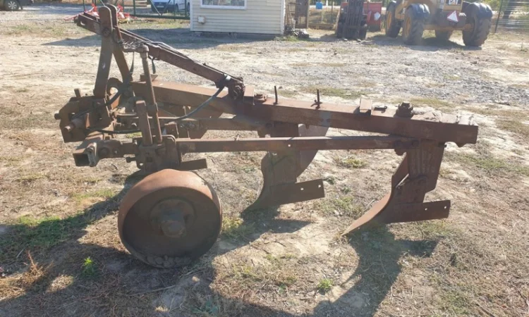 Плуг 3-х корпусный ПЛН-3, 35 б/у - фото № 3