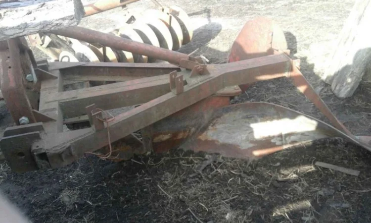 Подам плуг лесной ПЛ-1 - фото № 2