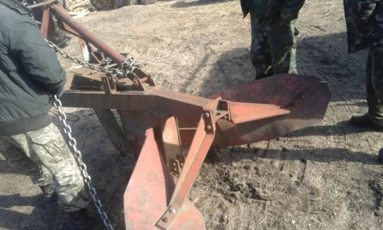 Подам плуг лесной ПЛ-1 - фото № 3