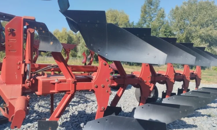 Плуг Gregoire Besson 4+1 - фото № 1