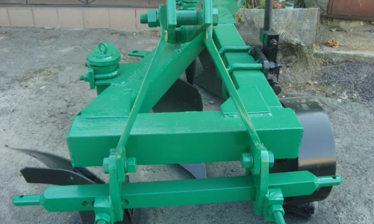 Продам плуг навесной трехкорпусный на высоких стойках ПБЛ 3-35 - фото № 3