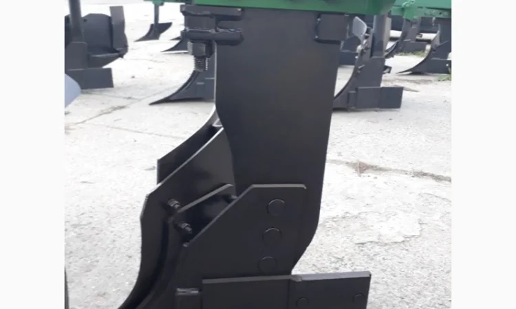 Продам плуг трехкорпусный навесной ПЛН 3-35 - фото № 2