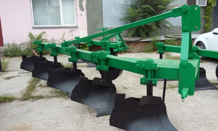 Продам плуг навесной пятикорпусный на высоких стойках ПБЛ 5-40 - фото № 1