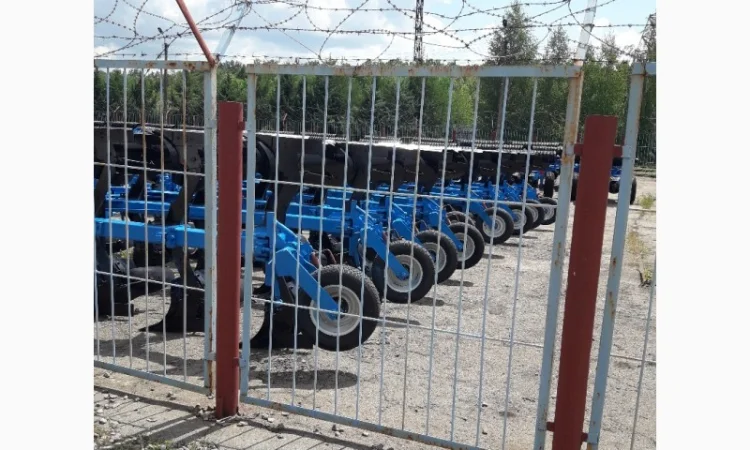 Плуг 3-х корпусный стойка 70см - фото № 2