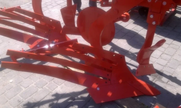 Плуги Mirco, UNICO GASPARDO от 5 до 9 корпусов любые Плуг MIRCO 6+1+1 - фото № 1