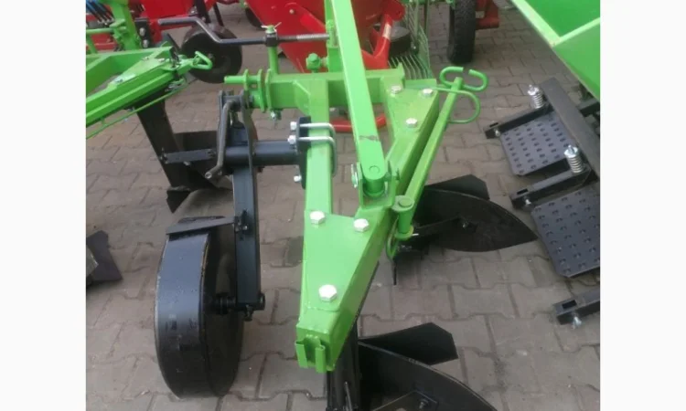 Плуг 1, 2, 3, 4, 5 корпусный Польша - фото № 2