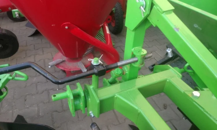 Плуг 2 3 4 5 корпусний Bomet - фото № 12