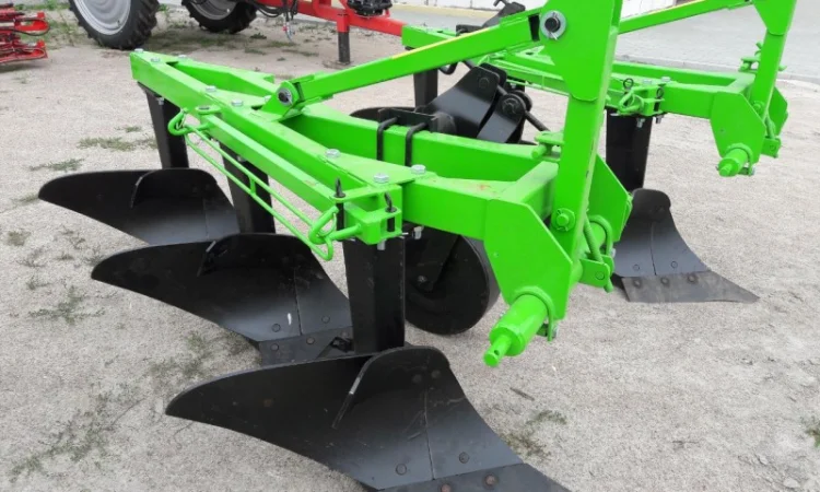 Плуг классический 3/30 фирмы Bomet - фото № 1