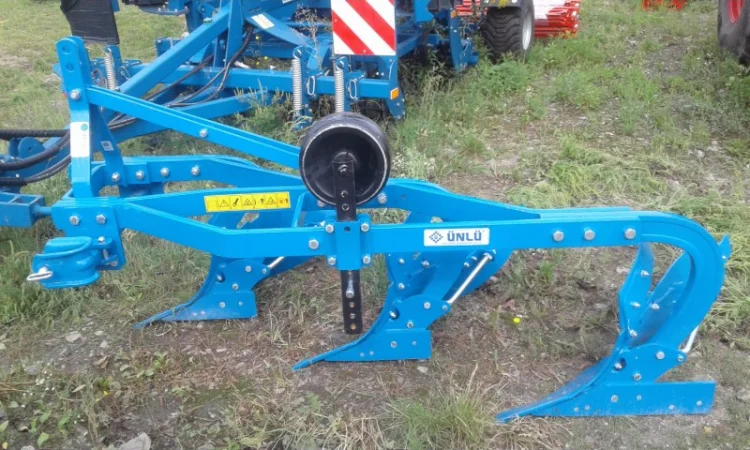 Плуг 3 корпуса эксцентричный Unlu Турция - фото № 1