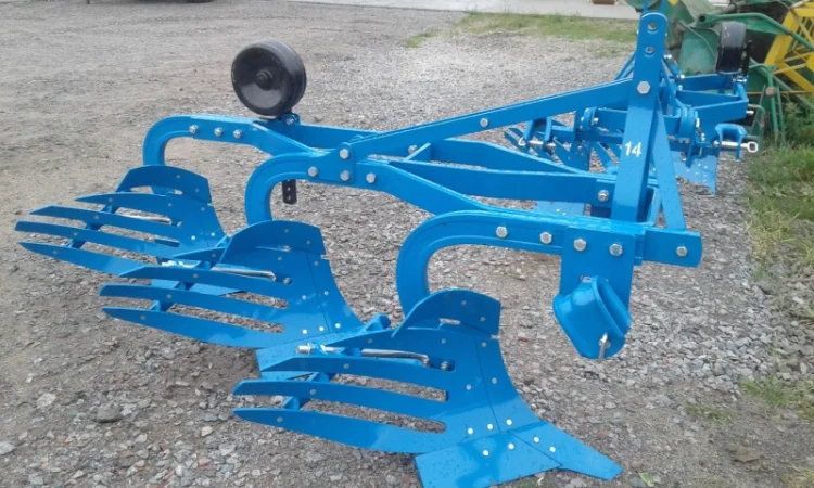 3-х корпусный эксцентричный плуг Unlu 3х35 перьевой отвал - фото № 1