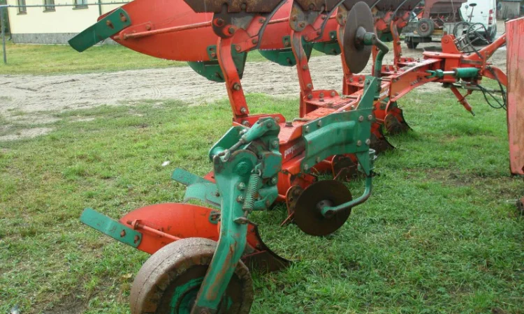 Оборотний плуг 5 корпусний Kverneland VD85 - фото № 3