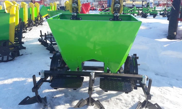 Двухрядная навесная картофелесажалка Bomet Польша - фото № 1