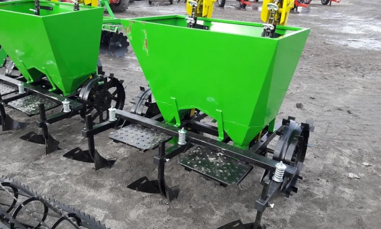 Двухрядная навесная картофелесажалка Bomet Польша - фото № 16