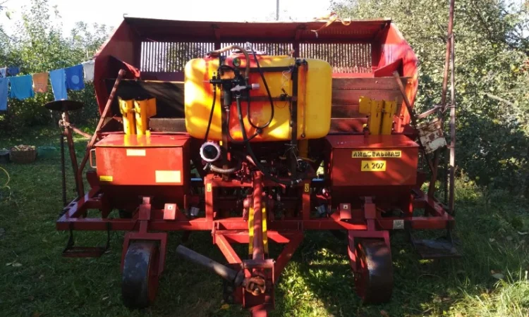 Продам Картофелесажалка Л-207 (прицепная 4-рядная - фото № 1
