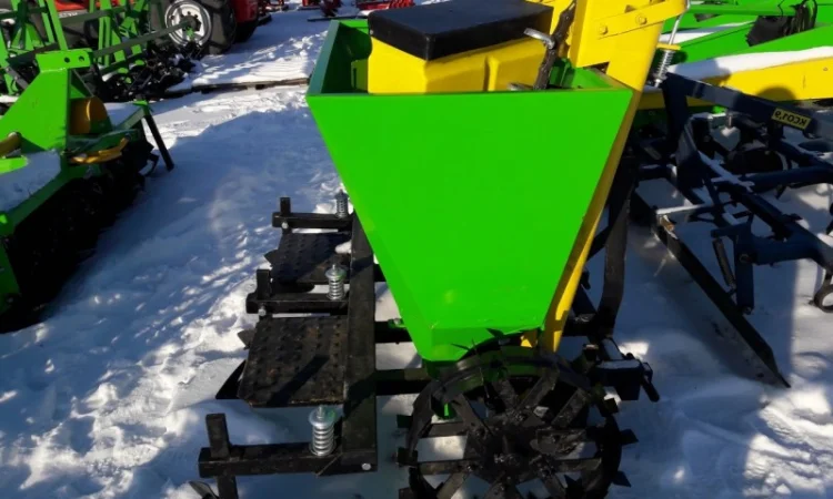 Тракторная навесная сажалка картофеля Bomet Польша - фото № 2