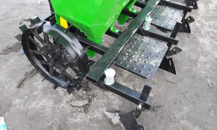 Тракторная навесная сажалка картофеля Bomet Польша - фото № 14