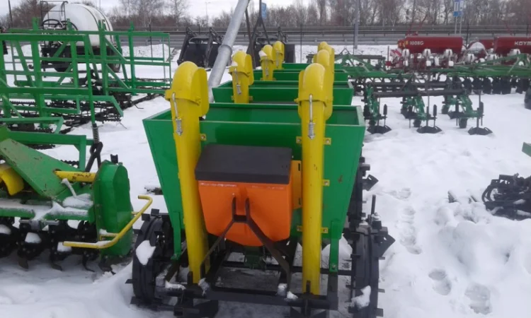 Картоплесаджалка 2-х рядна з бачком для міндобрив - фото № 1