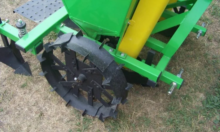 Картоплесаджалки 2-х рядкові навісні - фото № 3