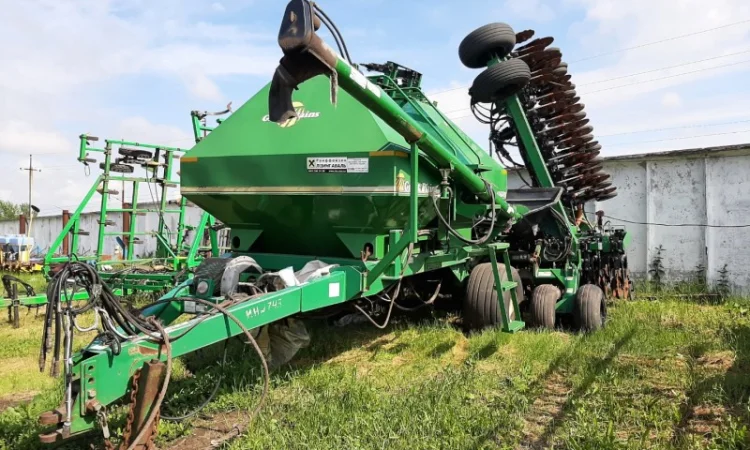 Посівний комплекс Great Plains NTA 3510 з бункером ADC 2220 у продажу - фото № 2