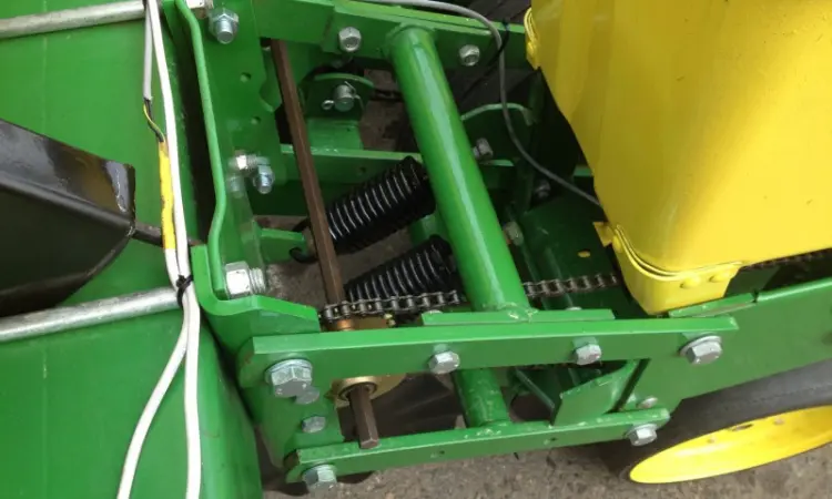 Амереканская Сеялка пропашная John Deere 7000 (8-рядная - фото № 4