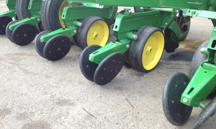 Амереканская Сеялка пропашная John Deere 7000 (8-рядная - фото № 7