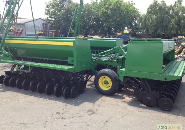 3-х секционная Сеялка зерновая механика джон Дир John Deere 455 9 - фото № 1