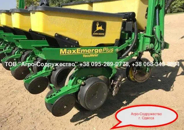 Из США сеялка пропашная пневматическая John Deere 1750 количество рядов (секций) - 8 - фото № 1