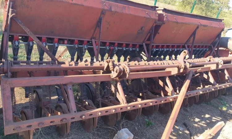 Сеялка зерновая СЗ-3, 6 б/у - фото № 2