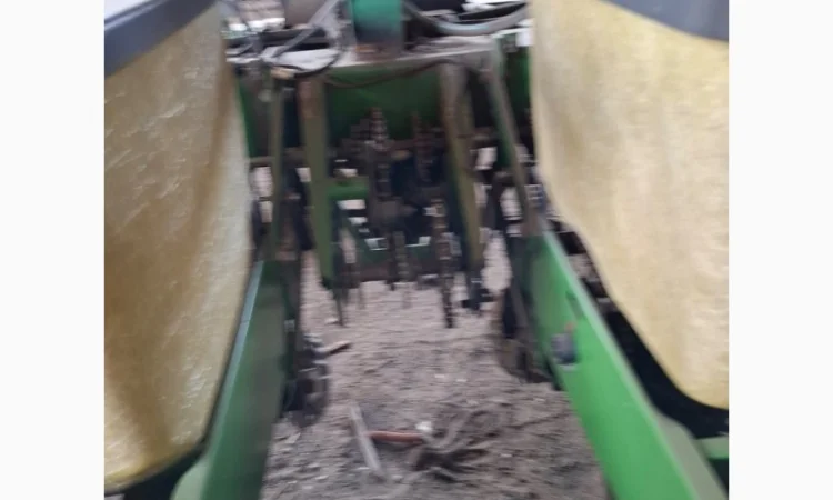 Сівалка просапна John Deere 7200/12 рядна пневма - фото № 9