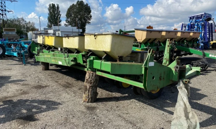 Сівалка просапна 8 рядна John Deere 7000 - фото № 2