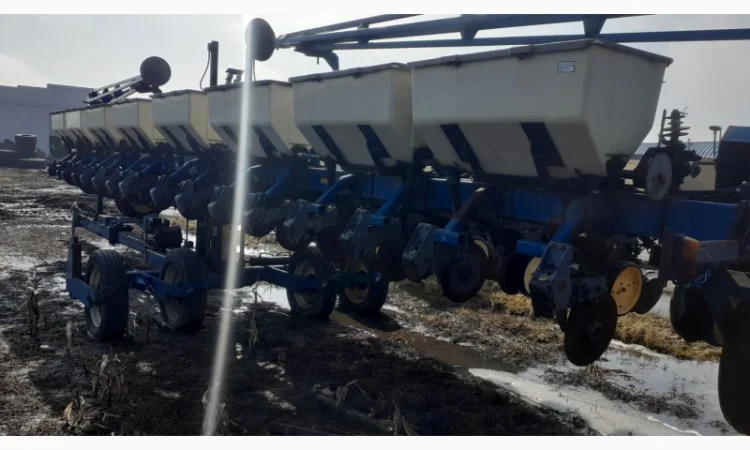 16-ти рядна Просапна сівалка Kinze 3600 - фото № 2