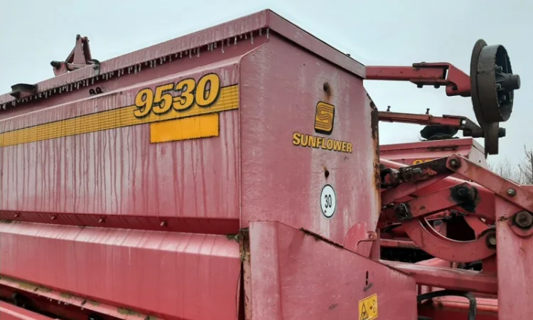 Механическая зерновая сеялка Sunflower 9530 - фото № 8