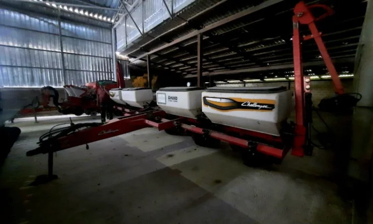 Сеялка пропашная 8-ми рядная CHALLENGER 8108 - фото № 1