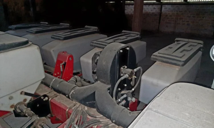 Сеялка пропашная 8-ми рядная CHALLENGER 8108 - фото № 6